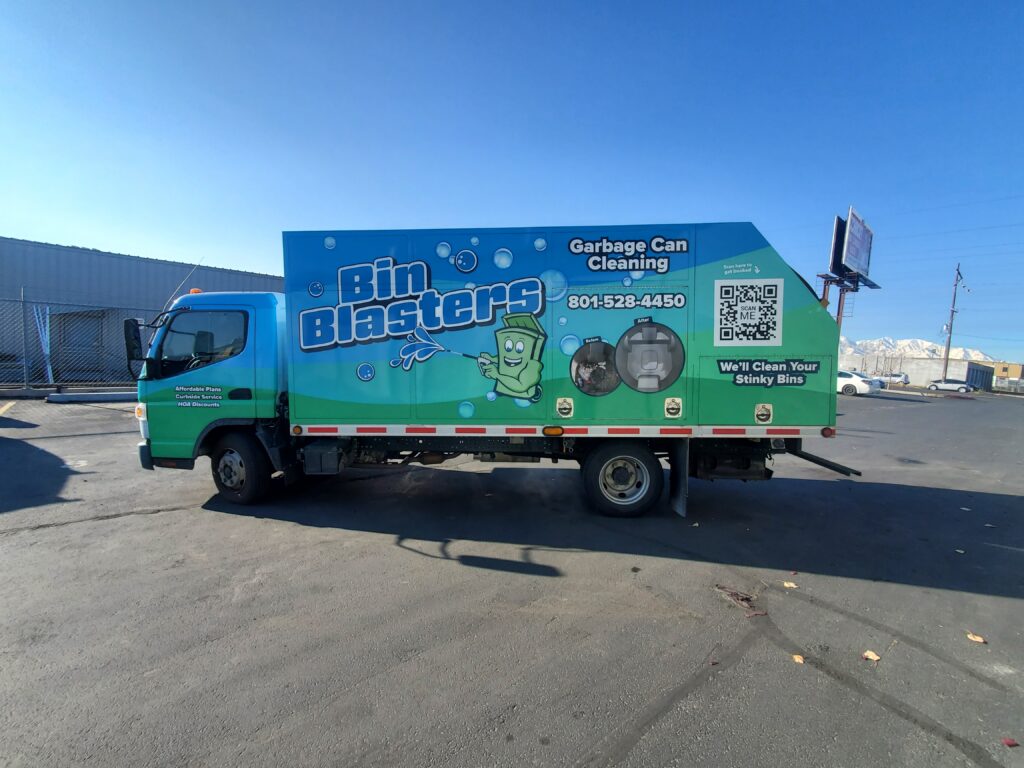 Trash bin cleaning truck for sale